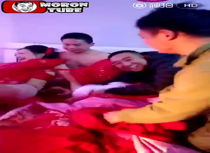Video :Shock - Japanese guests undress the bride